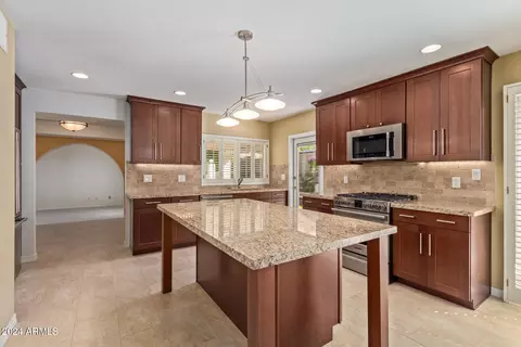 Kitchen - 2221 E Northview Ave, Phoenix, AZ 85020 photo 4 of 8