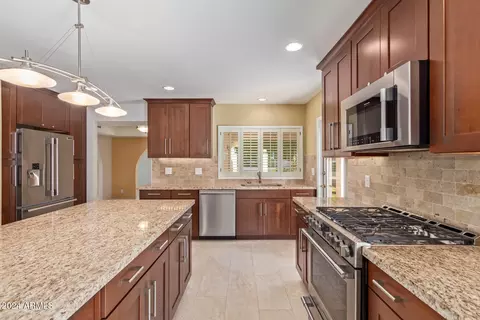 Kitchen - 2221 E Northview Ave, Phoenix, AZ 85020 photo 3 of 8