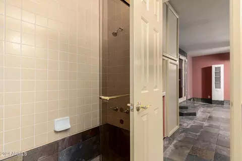 Bath - 2221 E Northview Ave, Phoenix, AZ 85020 photo 6 of 6