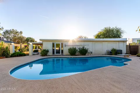 Exterior - 2221 E Northview Ave, Phoenix, AZ 85020 photo 17 of 27