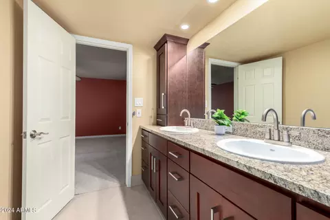 Bath - 2221 E Northview Ave, Phoenix, AZ 85020 photo 3 of 6
