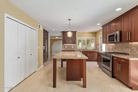 Kitchen - 2221 E Northview Ave, Phoenix, AZ 85020 photo 8 of 8