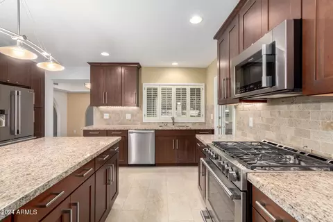 Kitchen - 2221 E Northview Ave, Phoenix, AZ 85020 photo 6 of 8