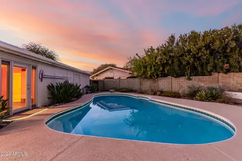Exterior - 2221 E Northview Ave, Phoenix, AZ 85020 photo 4 of 27