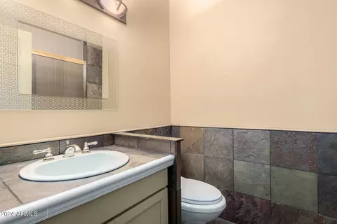 Bath - 2221 E Northview Ave, Phoenix, AZ 85020 photo 5 of 6