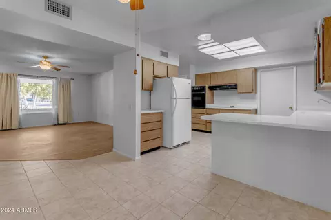 15602 N 98th Ave, Sun City, AZ 85351