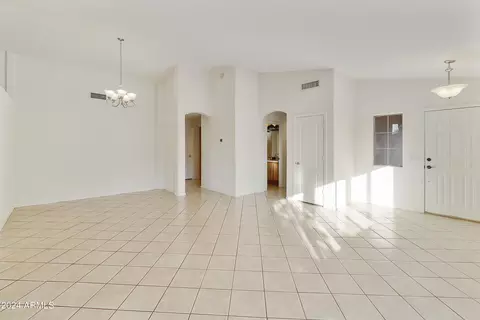 9117 E Hillview Cir, Mesa, AZ 85207 photo 6
