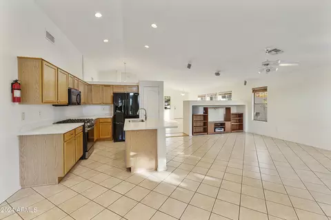 9117 E Hillview Cir, Mesa, AZ 85207 photo 10