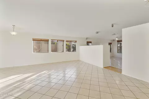 9117 E Hillview Cir, Mesa, AZ 85207 photo 4