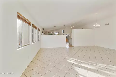 9117 E Hillview Cir, Mesa, AZ 85207 photo 3