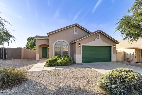 9117 E Hillview Cir, Mesa, AZ 85207