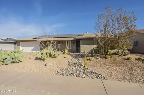 10108 W Oak Ridge Dr, Sun City, AZ 85351