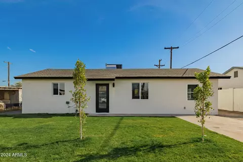 Exterior - 5237 S 14th Way, Phoenix, AZ 85040 photo 2 of 9