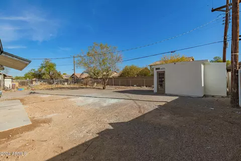Exterior - 5237 S 14th Way, Phoenix, AZ 85040 photo 7 of 9
