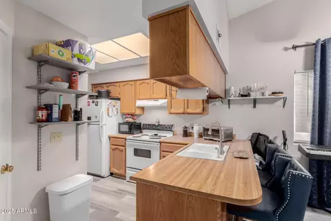 Kitchen - 170 E Guadalupe Rd #14, Gilbert, AZ 85234 photo 1 of 5