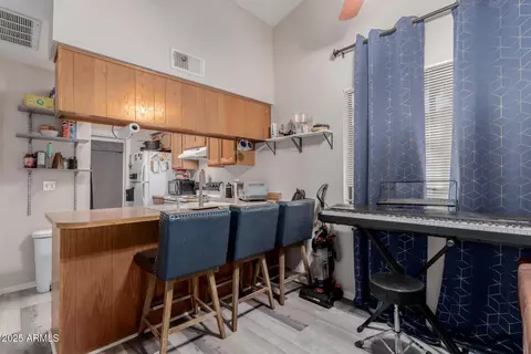 Kitchen - 170 E Guadalupe Rd #14, Gilbert, AZ 85234 photo 2 of 5