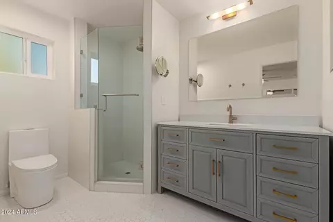 Bath - 1466 E 3rd St, Mesa, AZ 85203 photo 1 of 3