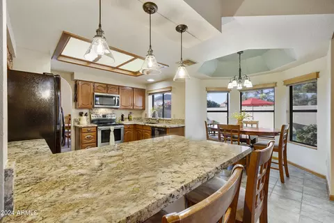 Kitchen - 2226 Egret Ct, Gilbert, AZ 85234 photo 3 of 8
