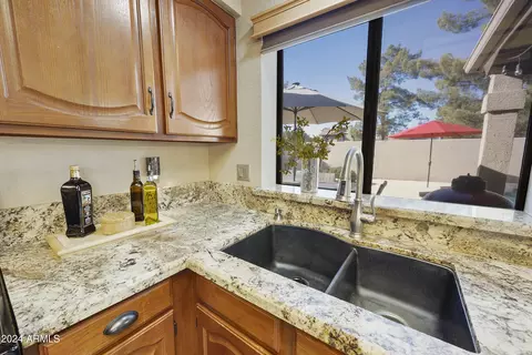 Kitchen - 2226 Egret Ct, Gilbert, AZ 85234 photo 8 of 8
