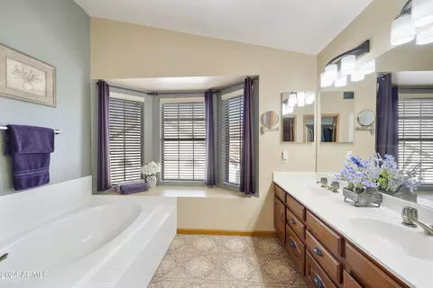 Bath - 2226 Egret Ct, Gilbert, AZ 85234 photo 5 of 7