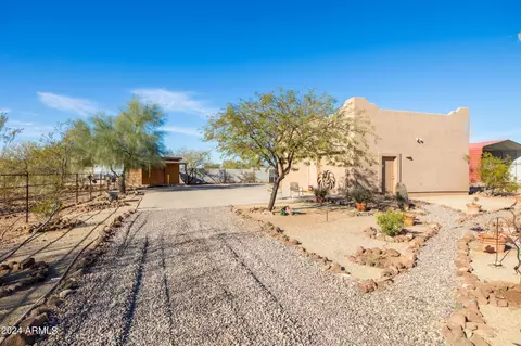 Exterior - 38406 N 12th Ave, Phoenix, AZ 85086 photo 4 of 14
