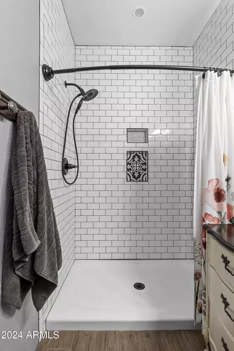 Bath - 38406 N 12th Ave, Phoenix, AZ 85086 photo 3 of 4