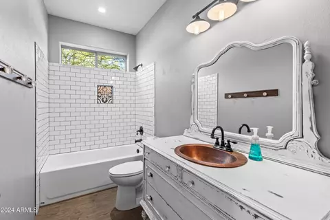 Bath - 38406 N 12th Ave, Phoenix, AZ 85086 photo 4 of 4