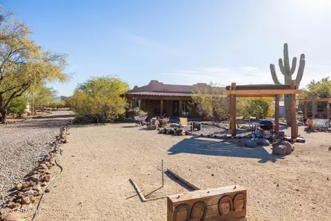 Exterior - 38406 N 12th Ave, Phoenix, AZ 85086 photo 7 of 14
