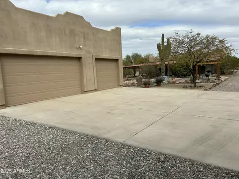 Exterior - 38406 N 12th Ave, Phoenix, AZ 85086 photo 5 of 14