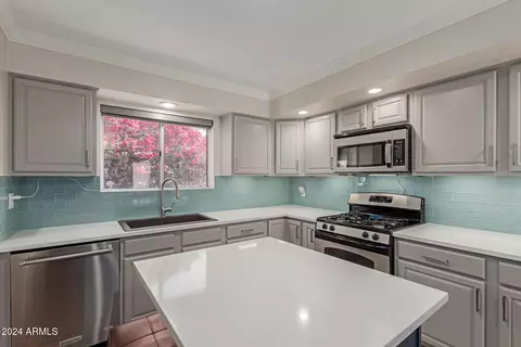 2624 N 81st Way, Scottsdale, AZ 85257