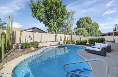 3244 E Hononegh Dr, Phoenix, AZ 85050 photo 2