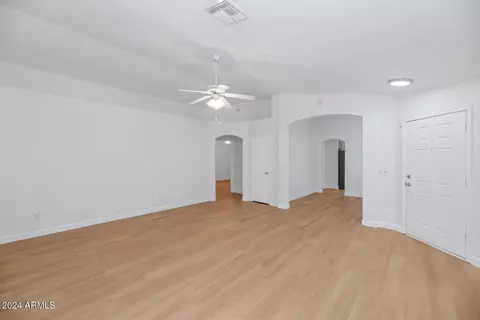 3244 E Hononegh Dr, Phoenix, AZ 85050 photo 10