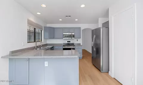 3244 E Hononegh Dr, Phoenix, AZ 85050 photo 14