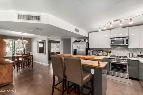 3921 E Shaw Butte Dr, Phoenix, AZ 85028 photo 12