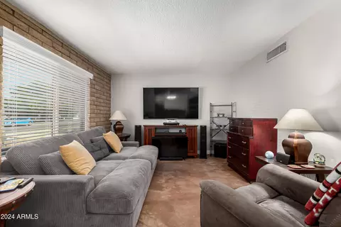 3921 E Shaw Butte Dr, Phoenix, AZ 85028 photo 5