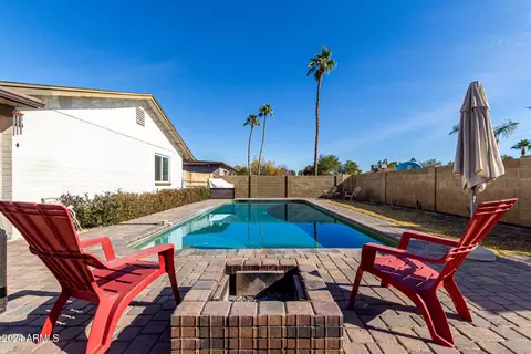 3921 E Shaw Butte Dr, Phoenix, AZ 85028