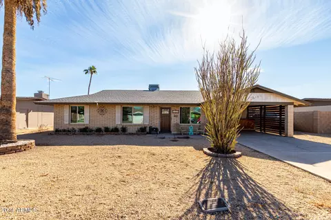 3921 E Shaw Butte Dr, Phoenix, AZ 85028 photo 3