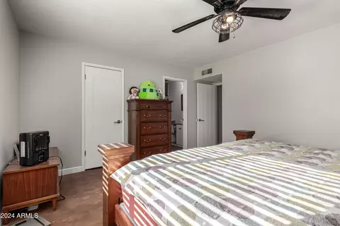 3921 E Shaw Butte Dr, Phoenix, AZ 85028 photo 15