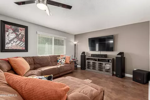3921 E Shaw Butte Dr, Phoenix, AZ 85028 photo 7