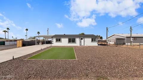 306 N Hawes Rd, Mesa, AZ 85207