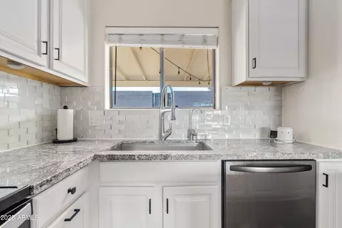 261 E Hemlock Ave, Gilbert, AZ 85234 photo 9