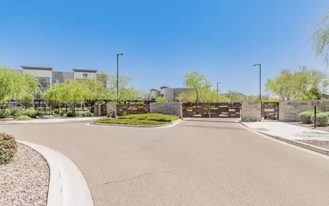 6530 E Libby St, Phoenix, AZ 85054 photo 37