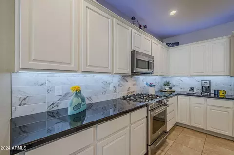 72 E Camellia Way, Queen Creek, AZ 85140