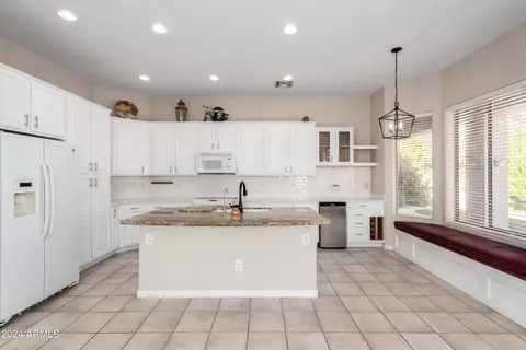 5246 Estevan Rd, Phoenix, AZ 85054 photo 11