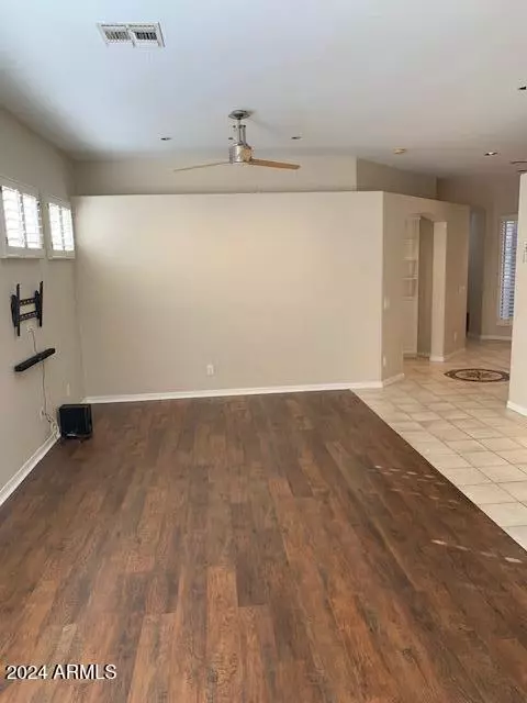 5246 Estevan Rd, Phoenix, AZ 85054 photo 8