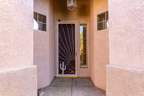 5246 Estevan Rd, Phoenix, AZ 85054 photo 4