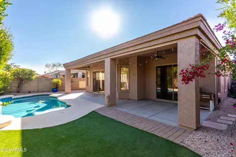 5246 Estevan Rd, Phoenix, AZ 85054