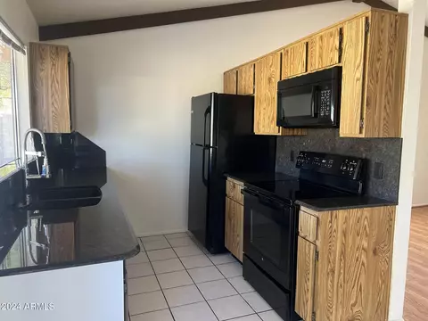 Kitchen - 1770 E Sandra Ter, Phoenix, AZ 85022 photo 3 of 3