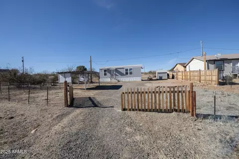 16500 S Red Rock Ln, Mayer, AZ 86333