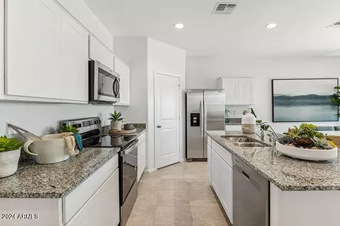 12349 E Aster Ln, Florence, AZ 85132 photo 4